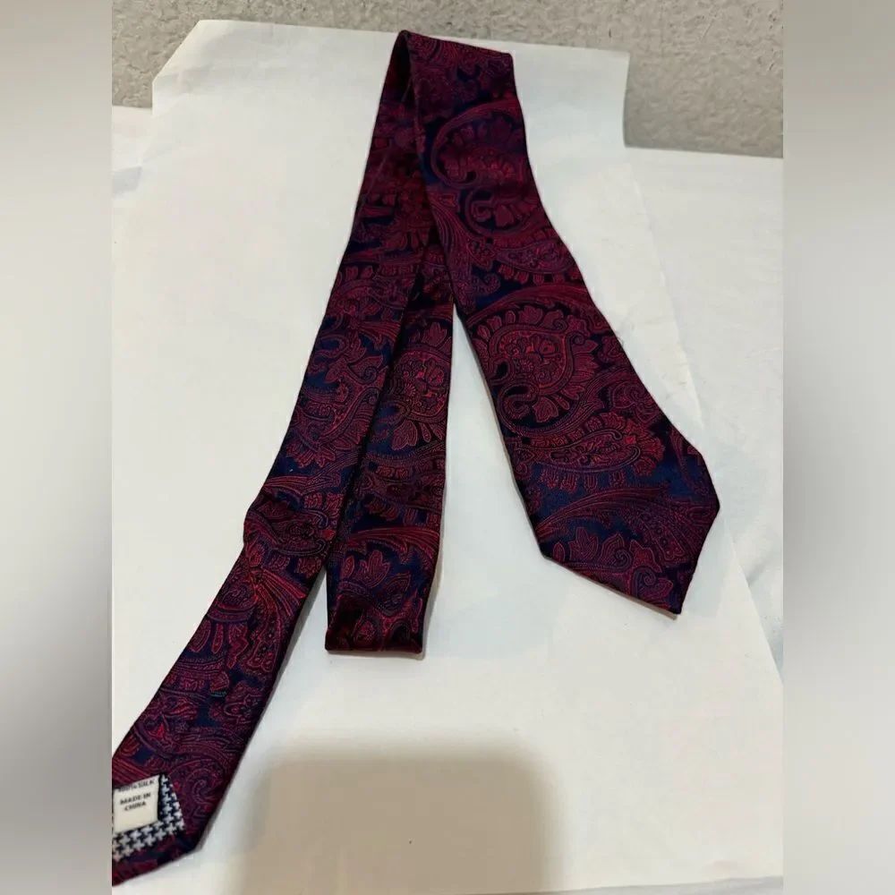 Jos. A. Bank Necktie Rust Blue Paisley Silk tie